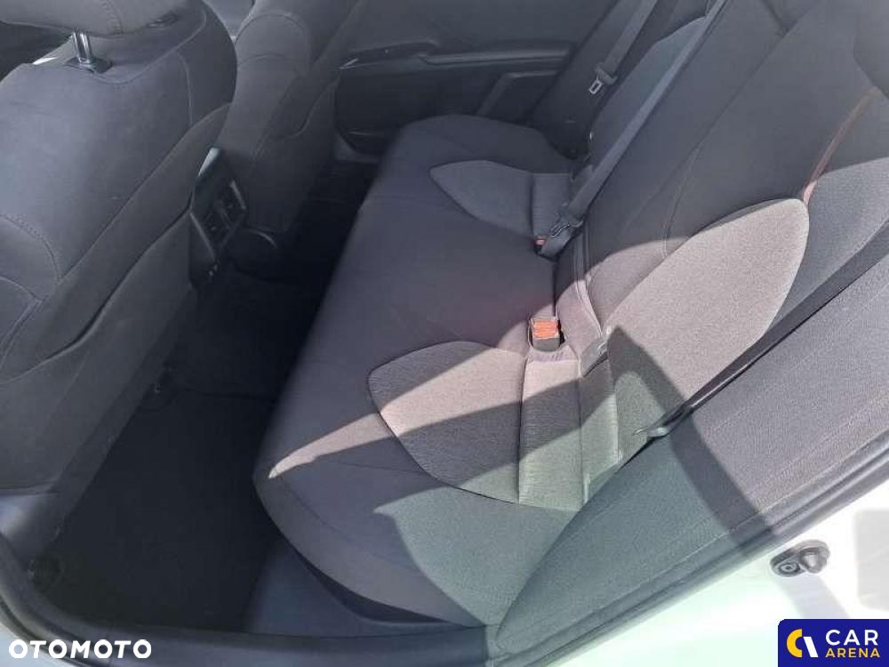 Toyota Camry - 27