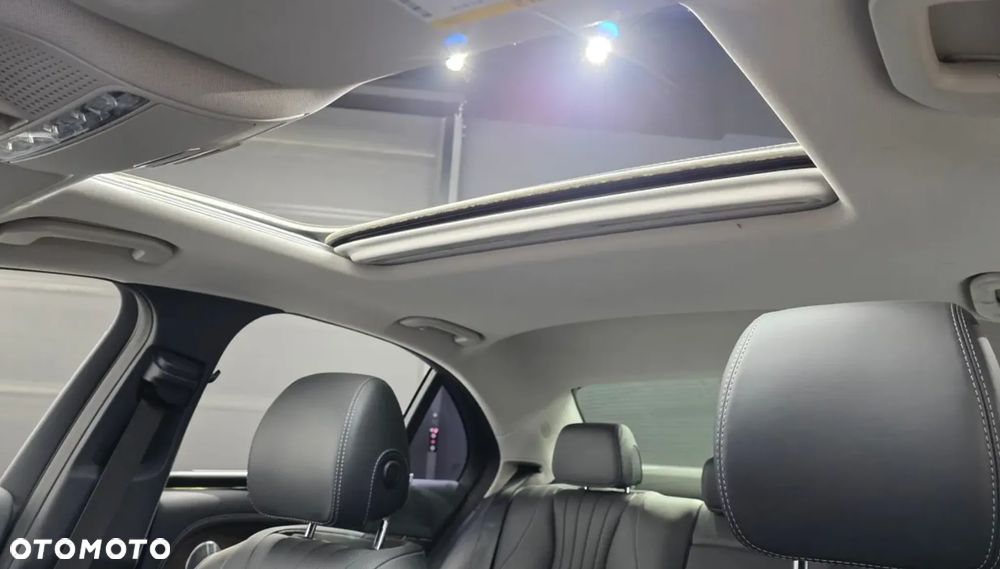 Mercedes-Benz Klasa E 300 9G-TRONIC Exclusive - 20