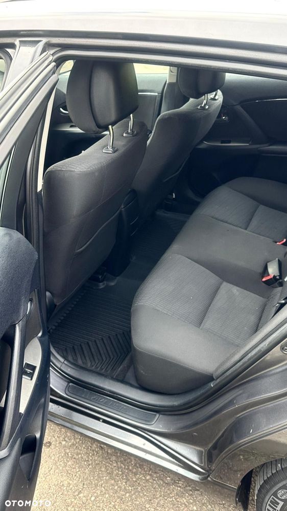 Toyota Avensis 2.0 D-4D 2010 - 10