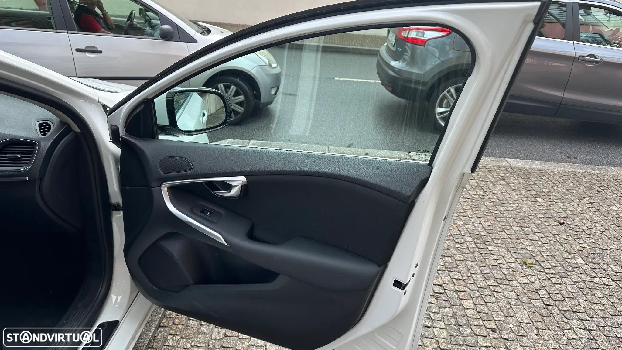 Volvo V40 1.6 D2 R-Design - 20