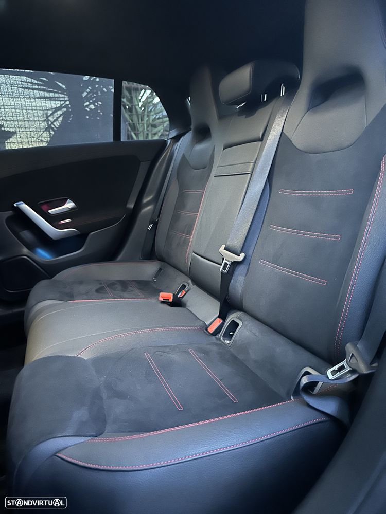 Mercedes-Benz CLA 180 7G-DCT AMG Line - 45