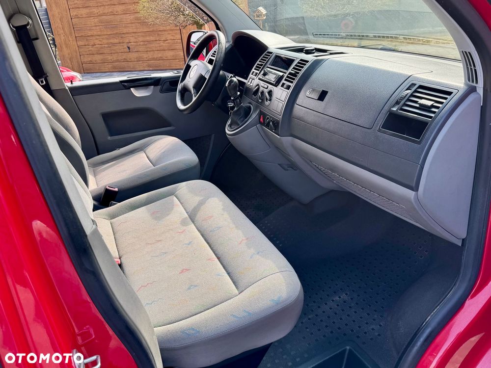 Volkswagen Caravelle - 6