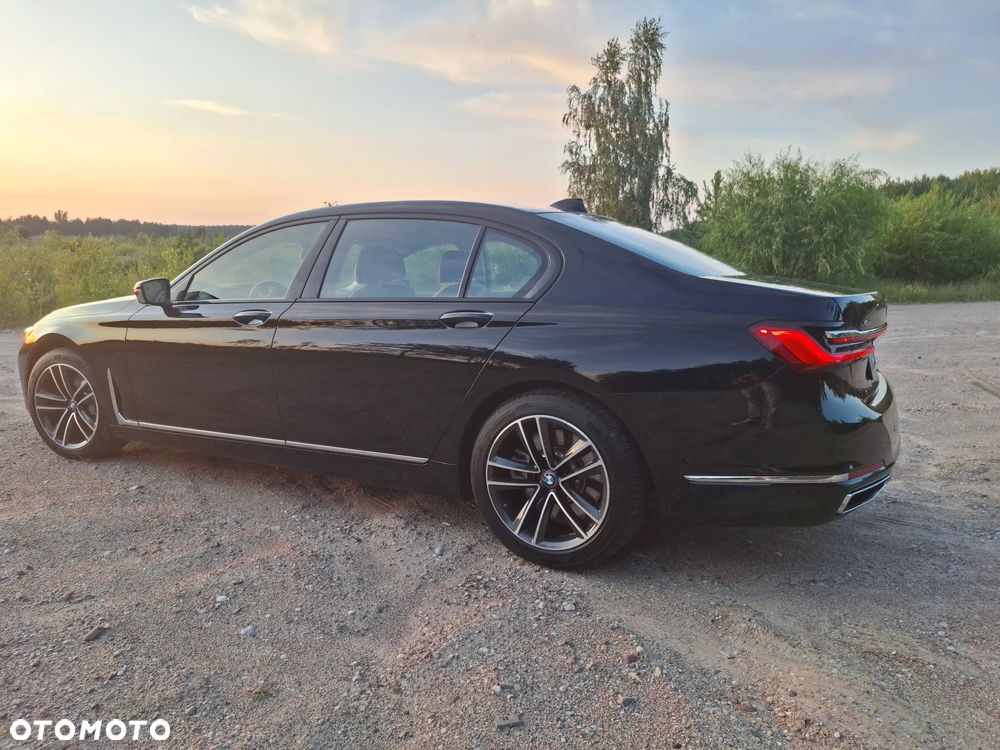 BMW Seria 7 750Li xDrive - 15