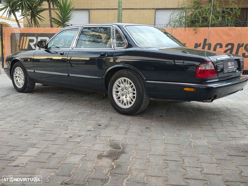 Jaguar XJ - 7