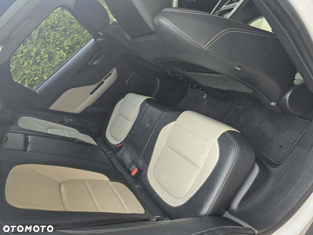 Jaguar F-Pace 2.0 i4D AWD R-Sport - 31