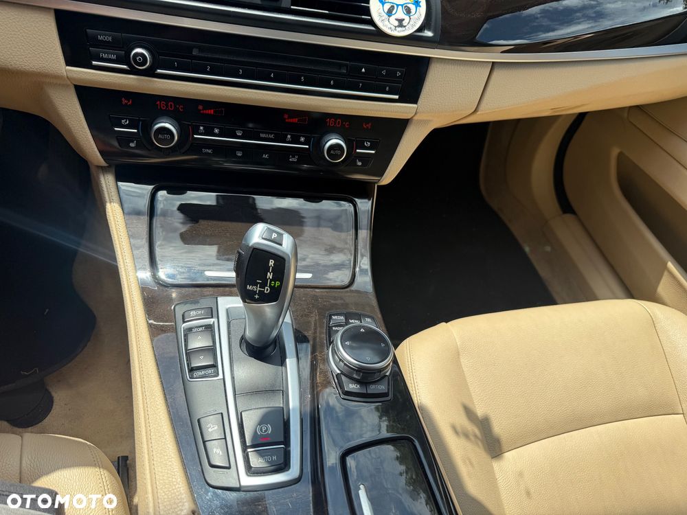 BMW Seria 5 528i xDrive Sport-Aut Luxury Line - 14