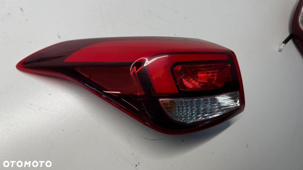 HYUNDAI I20 II COUPE 3D LAMPA LEWA LEWY TYŁ TYLNA LED 14-19 - 2