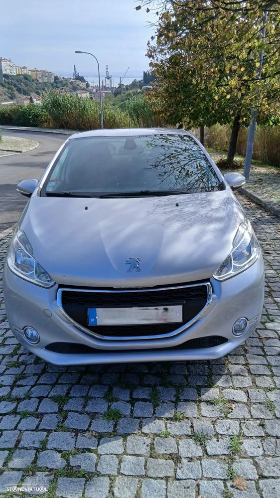 Peugeot 208 1.4 HDi Active - 2