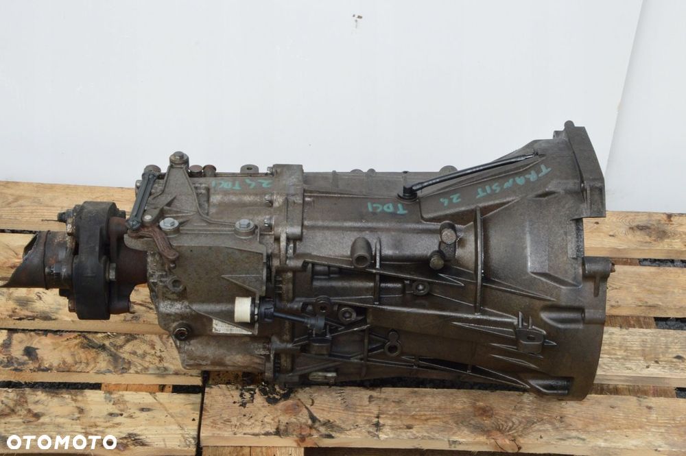 skrzynia biegów manualna ford transit 2.4 tdci 8c1r7003ba - 2