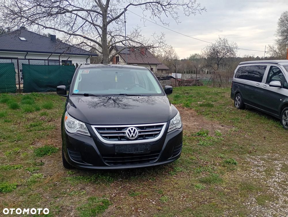 Volkswagen Routan - 5