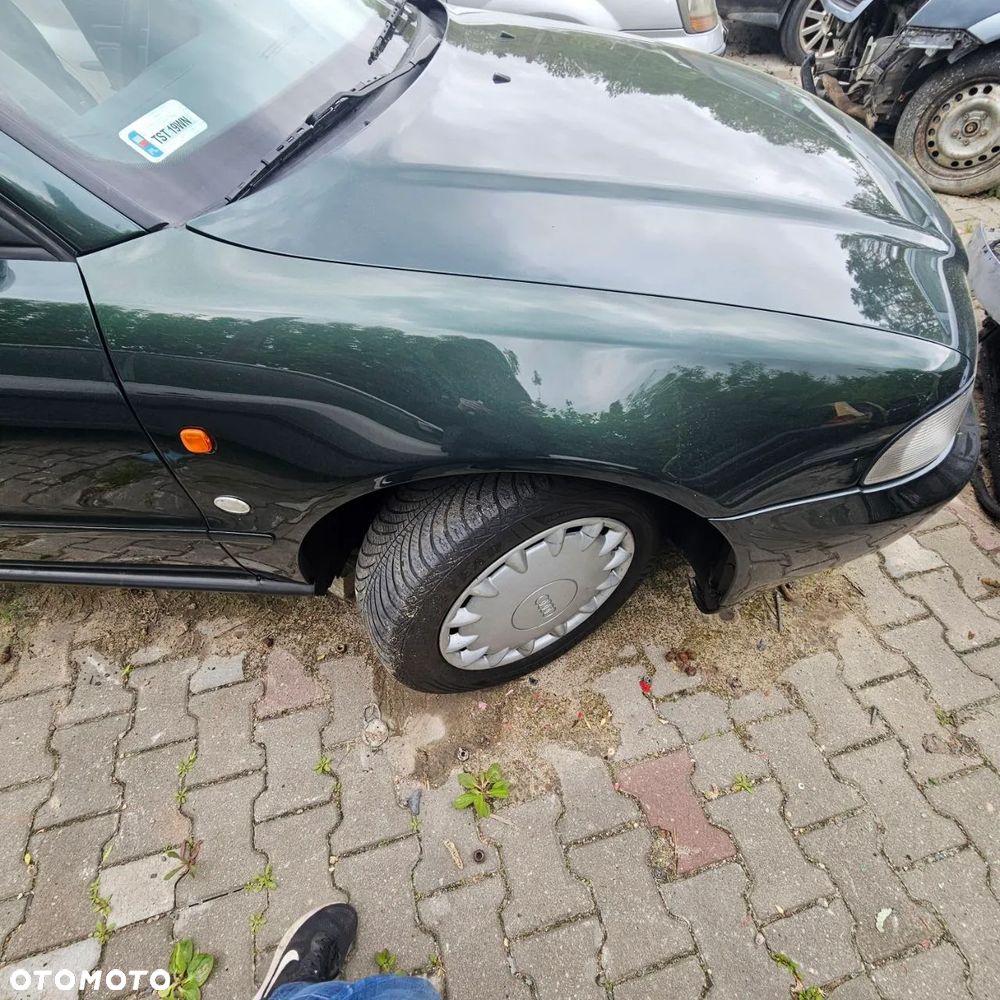 Maska / klapa silnika / Audi A4B5 (1995) kod lak: LY6P - 3