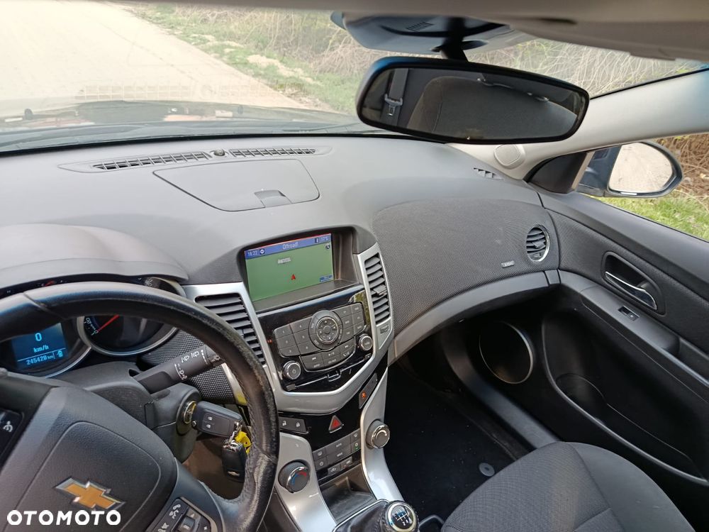 Chevrolet Cruze 1.7 LT - 10