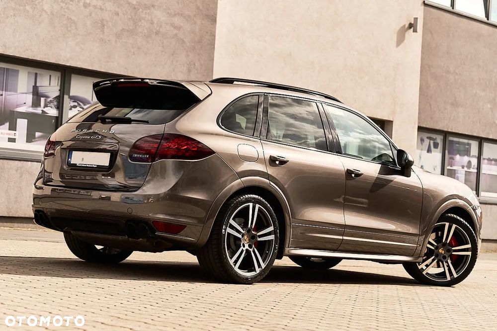 Porsche Cayenne - 6