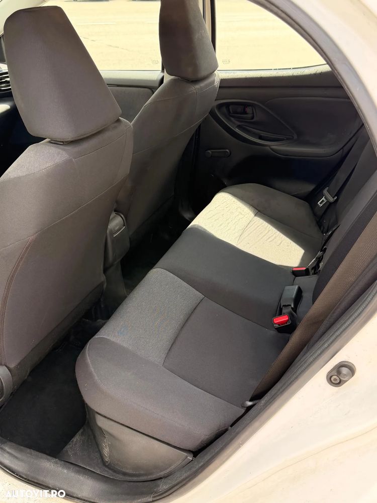 Toyota Yaris - 5