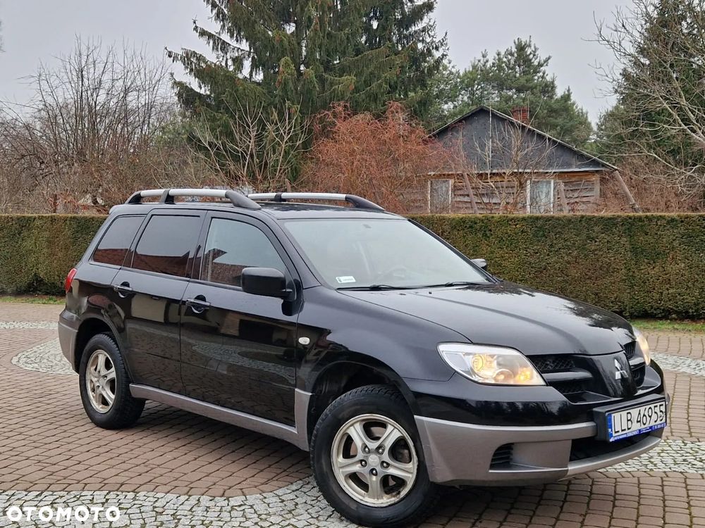 Mitsubishi Outlander - 2