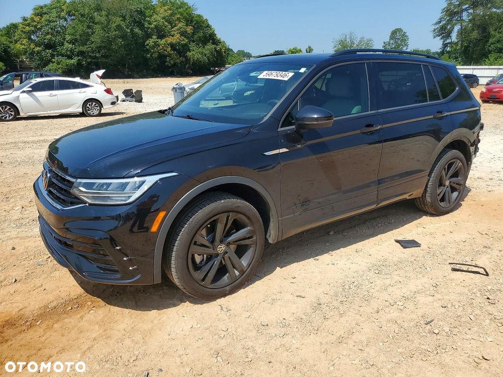 Volkswagen Tiguan - 1
