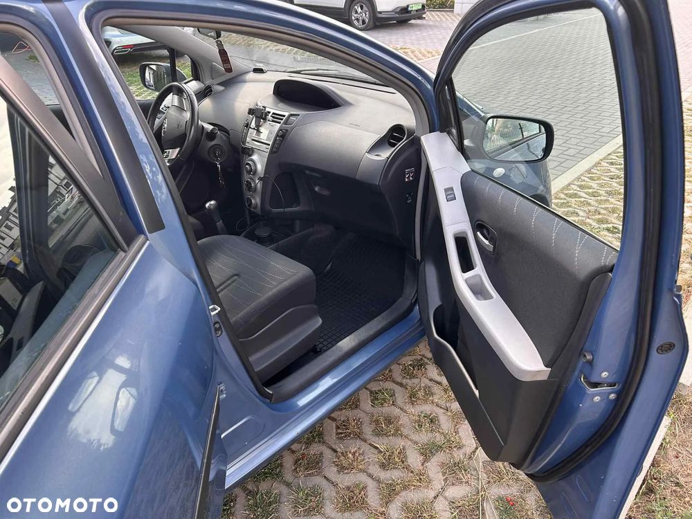 Toyota Yaris 1.3 Luna A/C - 8