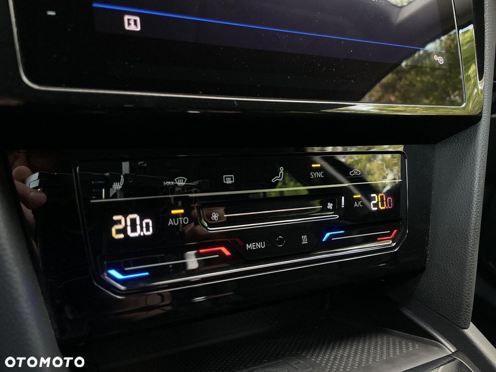 Volkswagen Passat 2.0 TDI Elegance DSG - 24