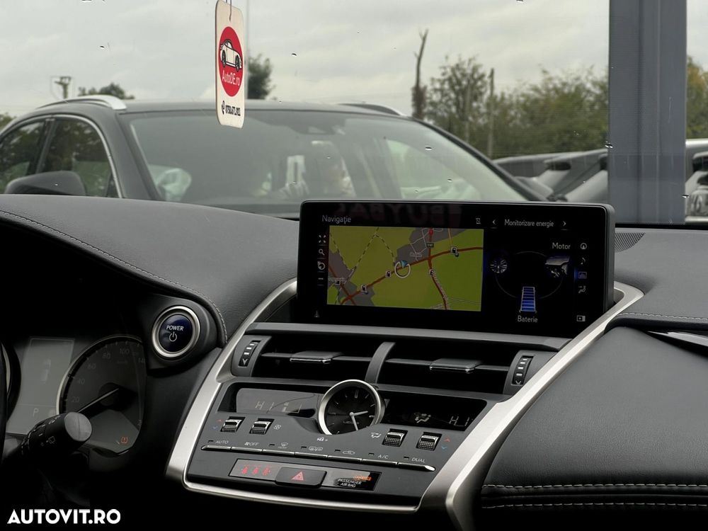 Lexus Seria NX - 12