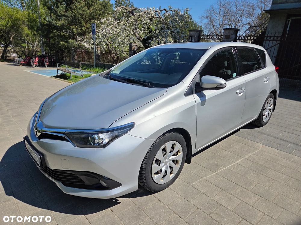 Toyota Auris 1.6 Premium - 1