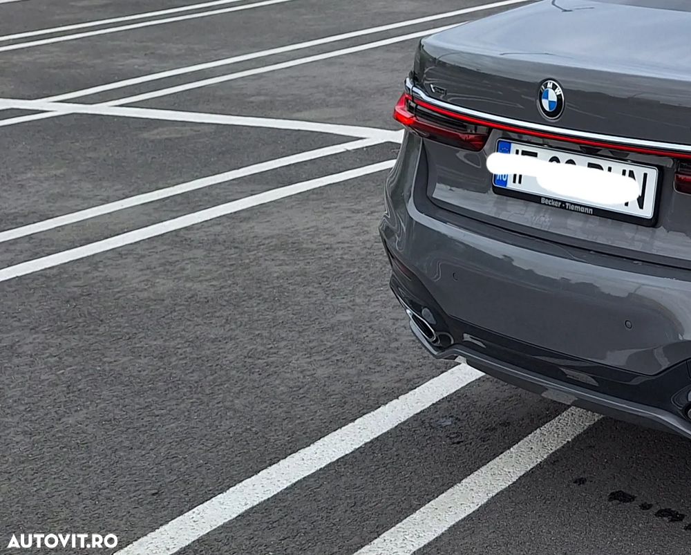 BMW Seria 7 750i xDrive - 16