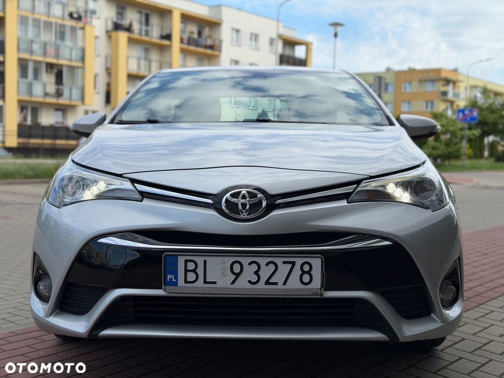 Toyota Avensis 1.8 Active - 6