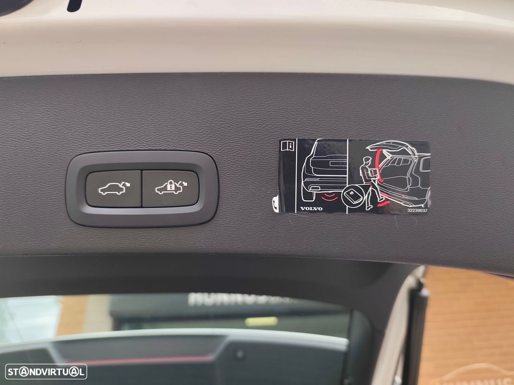 Volvo XC 40 1.5 T4 PHEV Core — fotografia 11