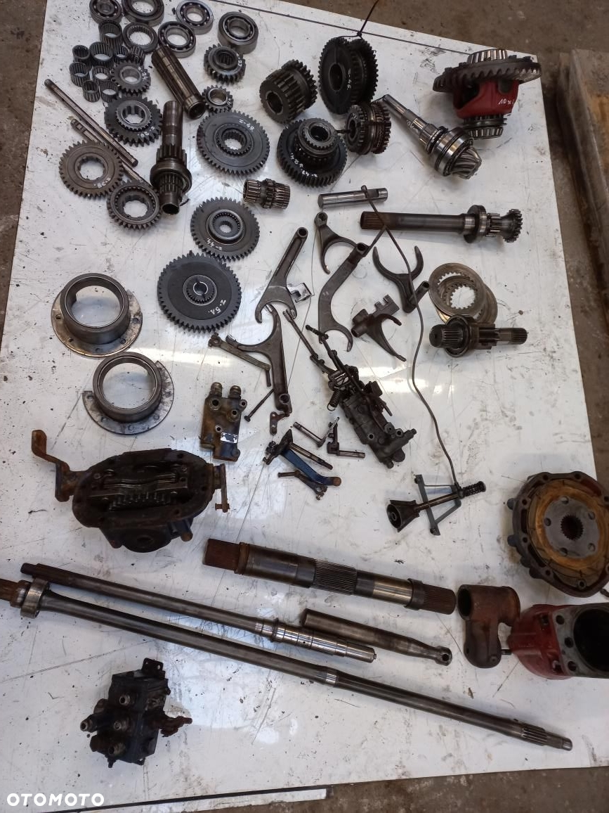 Centauro/Centurin/Mercury/Leopard 75,80,85 koło zębate,mechanizm różnicowy,wałek,Tryb,podnośnik,obudowa,skrzynia,biegów,synchronizator,przesówka,widełki,przystawka napędu,łożysko,satelita,ramię, - 2