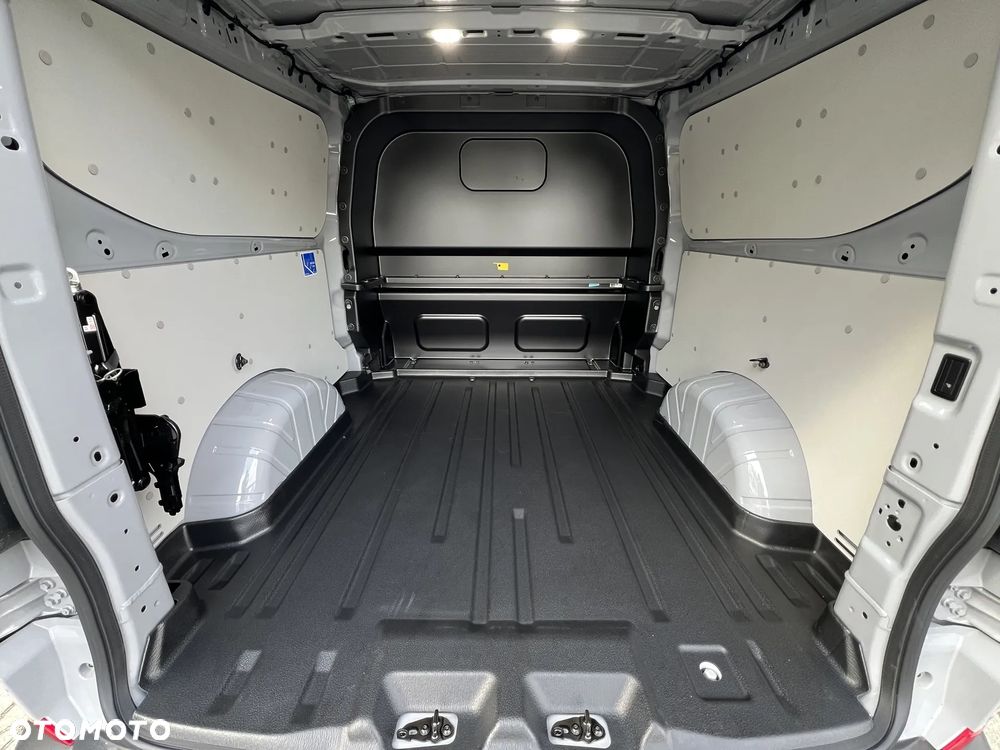 Volkswagen Transporter - 9