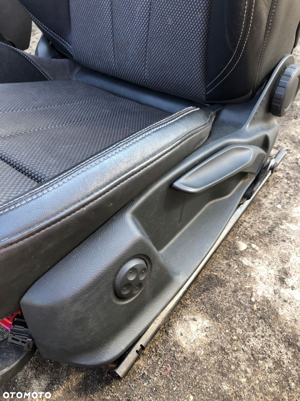 A4 B9 15-19 SEDAN S-LINE FOTELE SKÓRA MATERIAŁ BOCZKI PODŁOKIETNIK KPL - 12