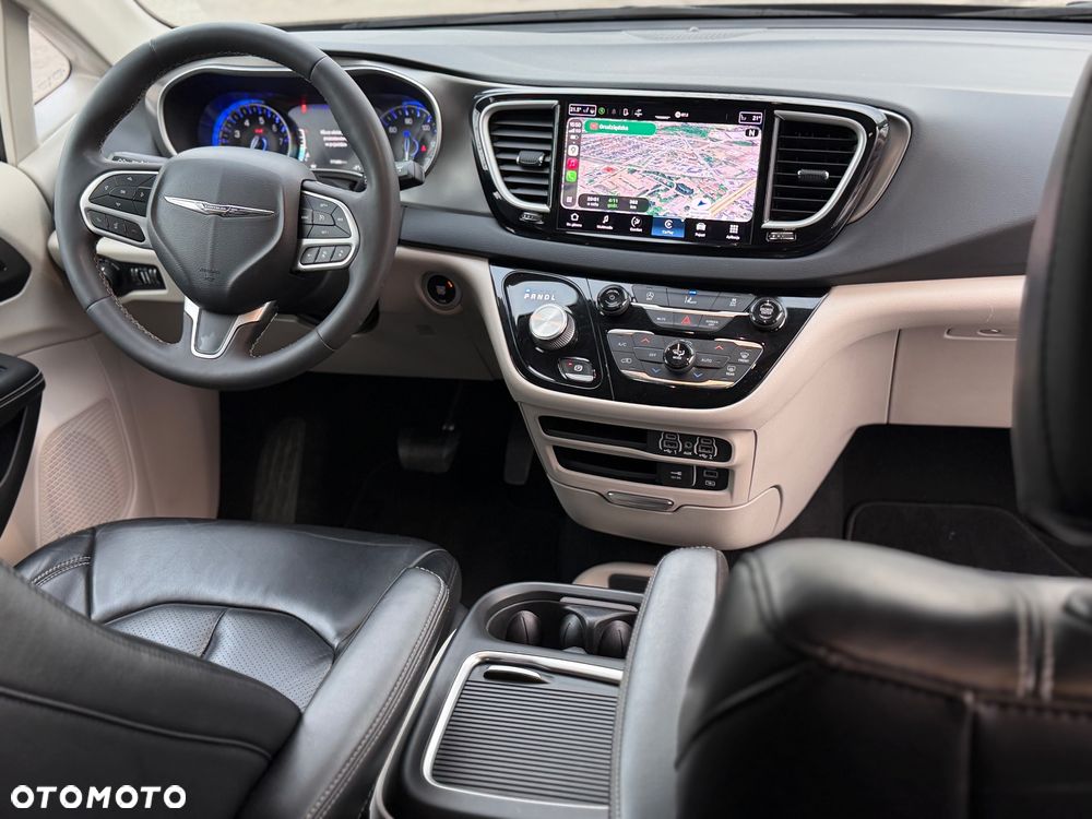 Chrysler Pacifica - 7