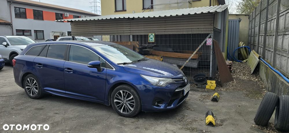 Toyota Avensis 2.0 D-4D Premium - 8