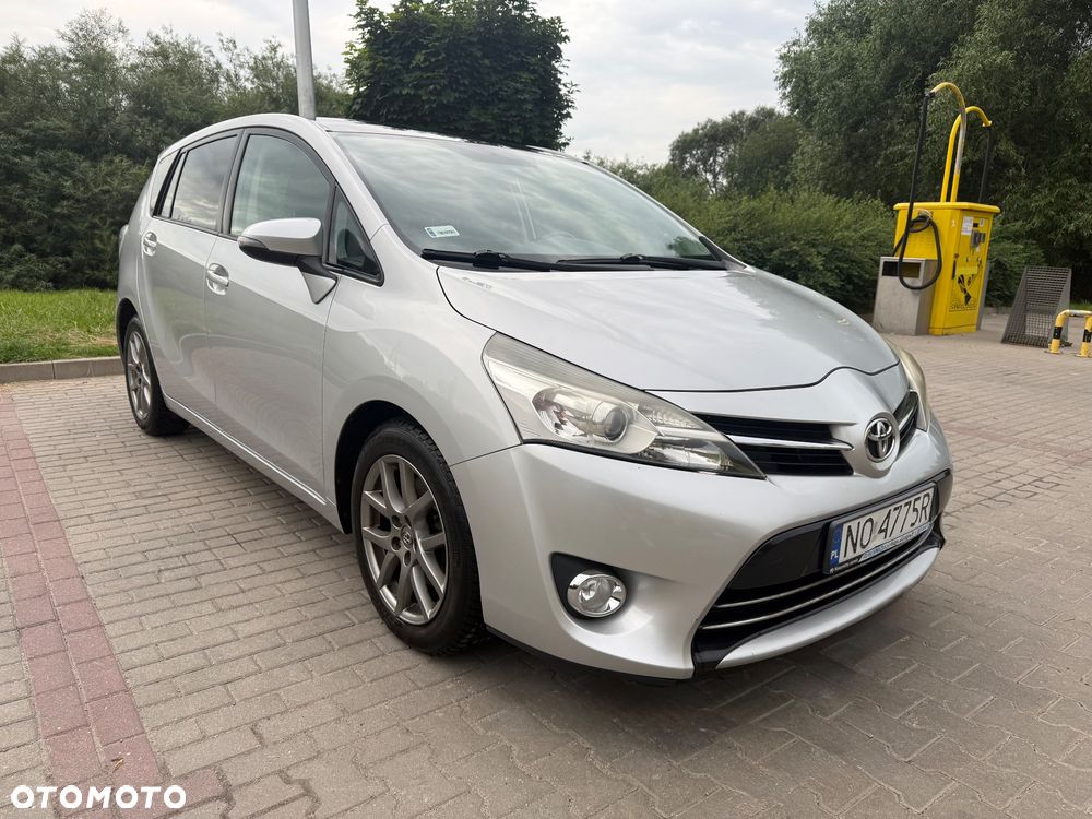 Toyota Verso 2.2 D-CAT Premium - 3