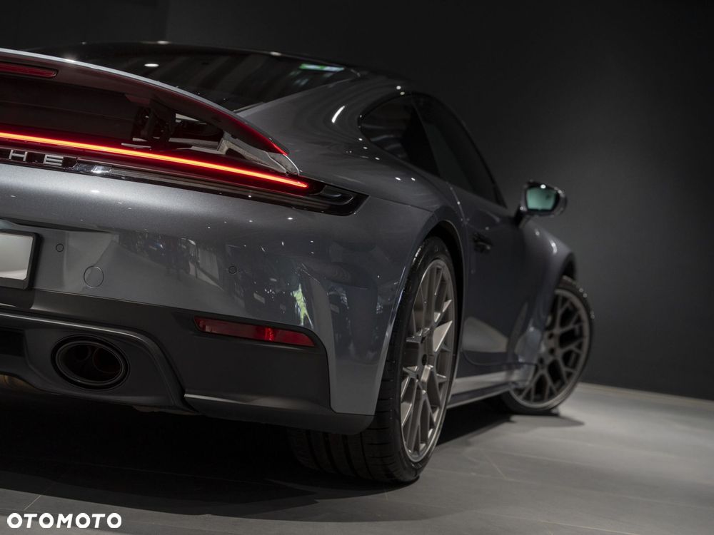 Porsche 911 Carrera PDK - 21