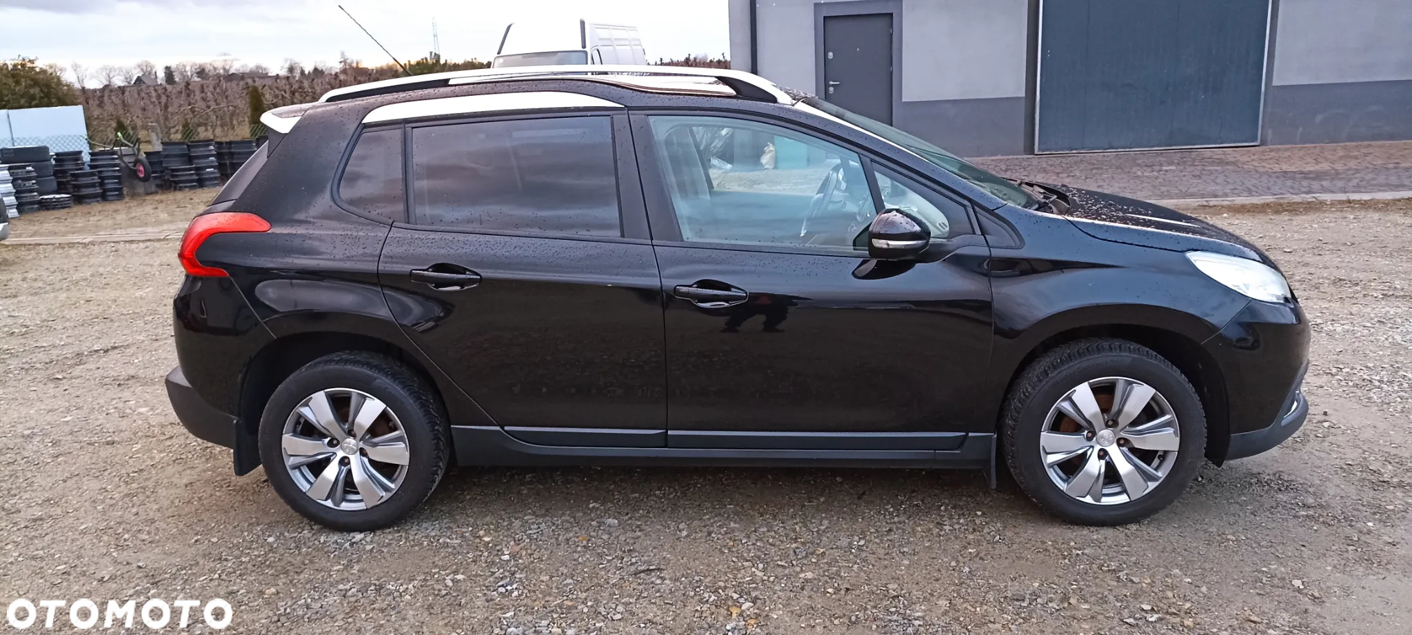 Peugeot 2008 1.6 e-HDi Allure S&S - 13
