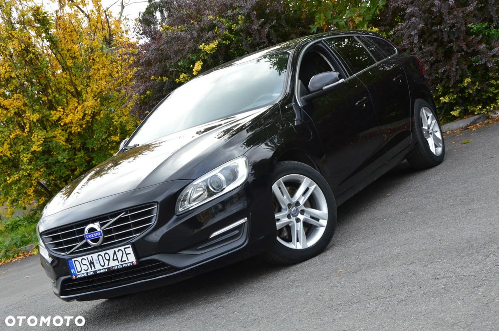 Volvo V60 D6 AWD Plug-in Hybrid Summum - 27