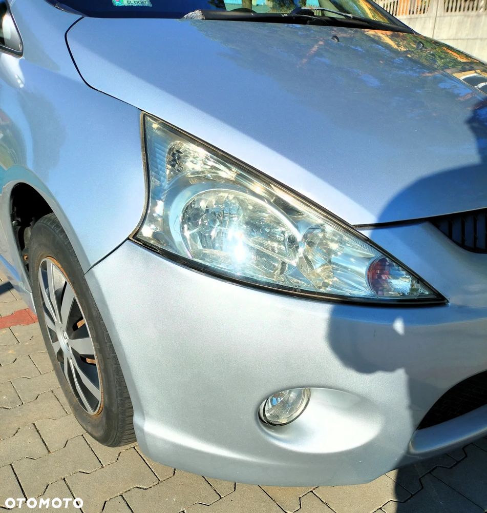 Mitsubishi Grandis - 8