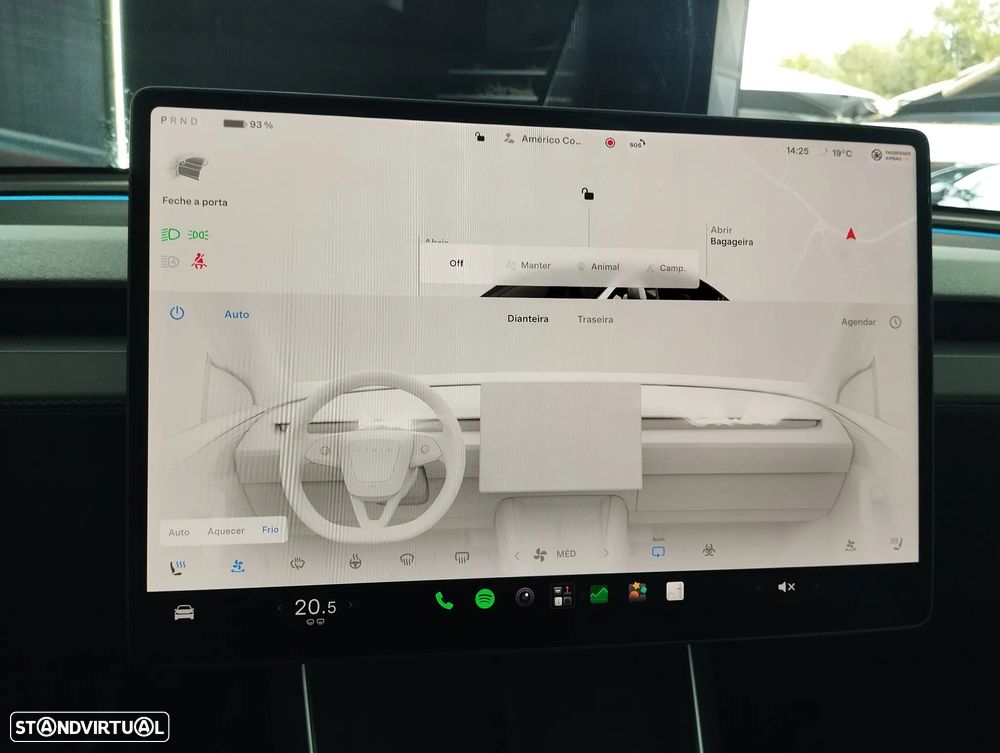 Tesla Model Y - 38