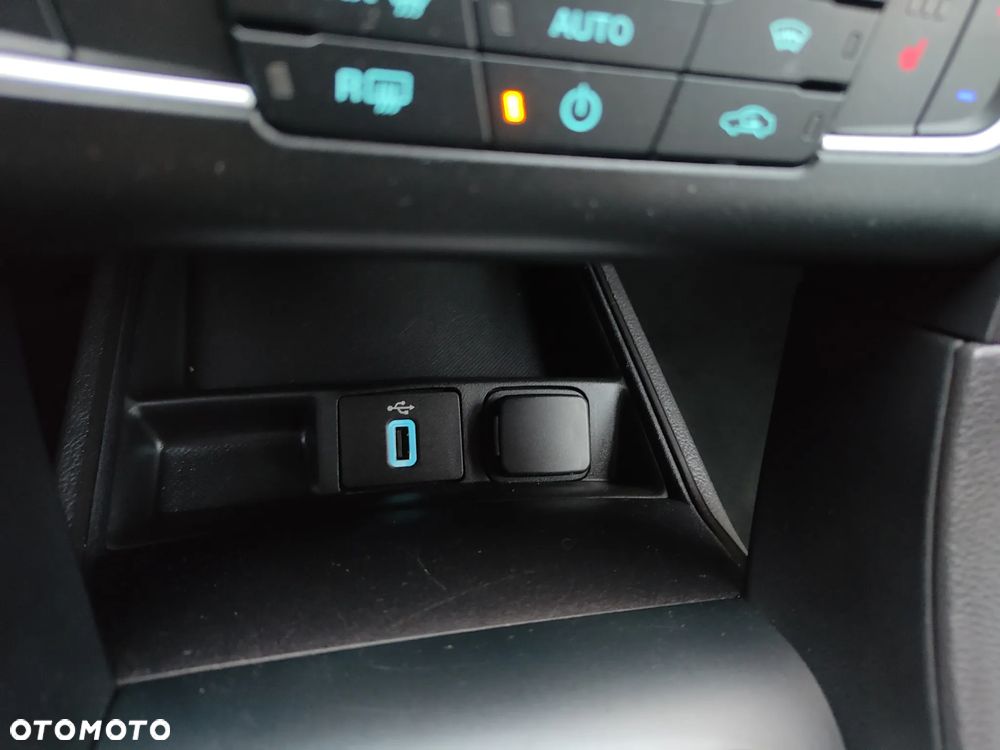 Ford Mondeo 2.0 TDCi Ambiente - 16