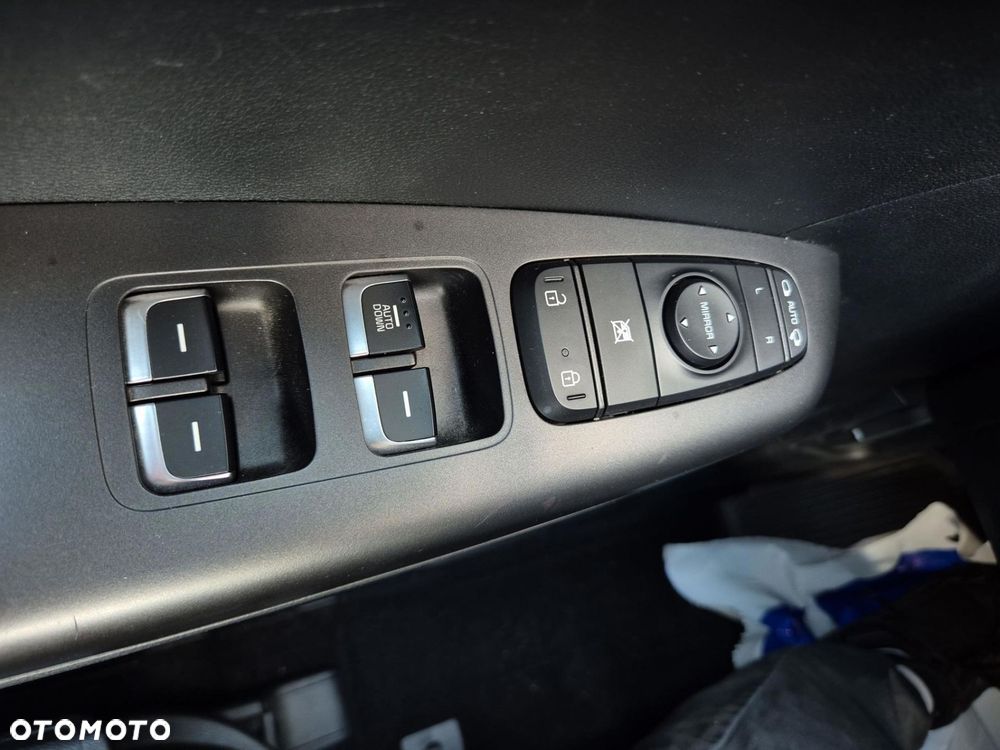 Kia Sportage 1.6 GDI M 2WD - 24