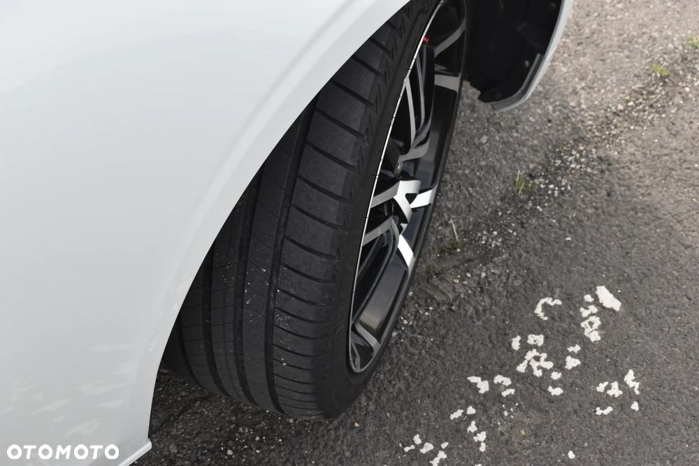 Volvo V90 D4 Momentum Pro - 37