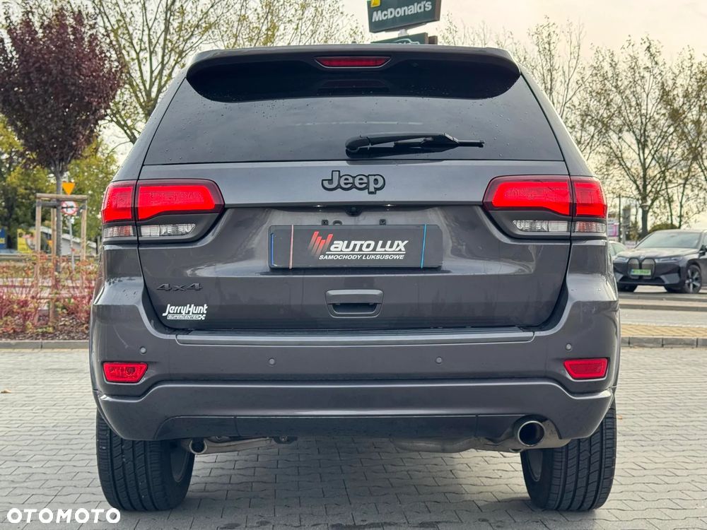 Jeep Grand Cherokee - 20