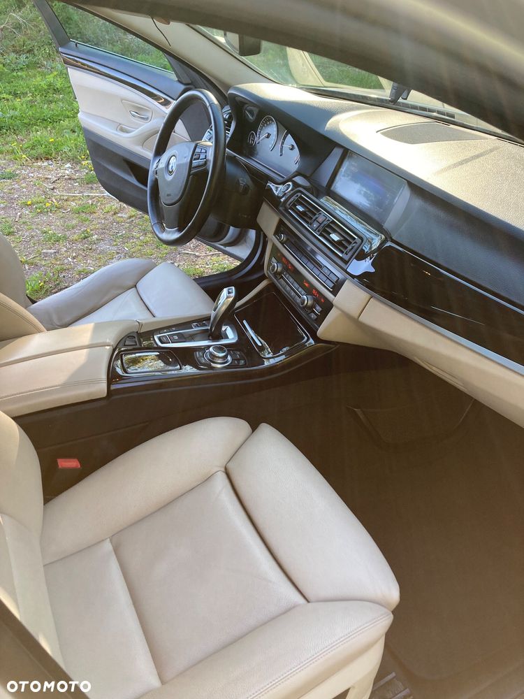 BMW Seria 5 535d xDrive - 12