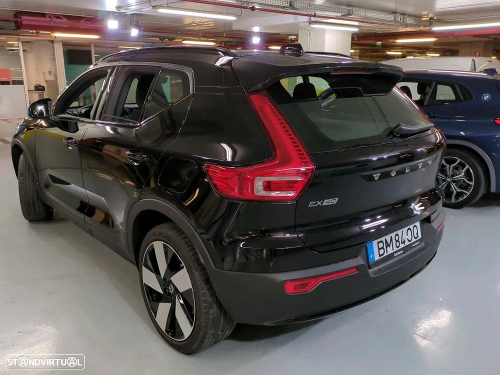 Volvo EX40 82 kWh Single Motor Extended Range Black Edition - 2