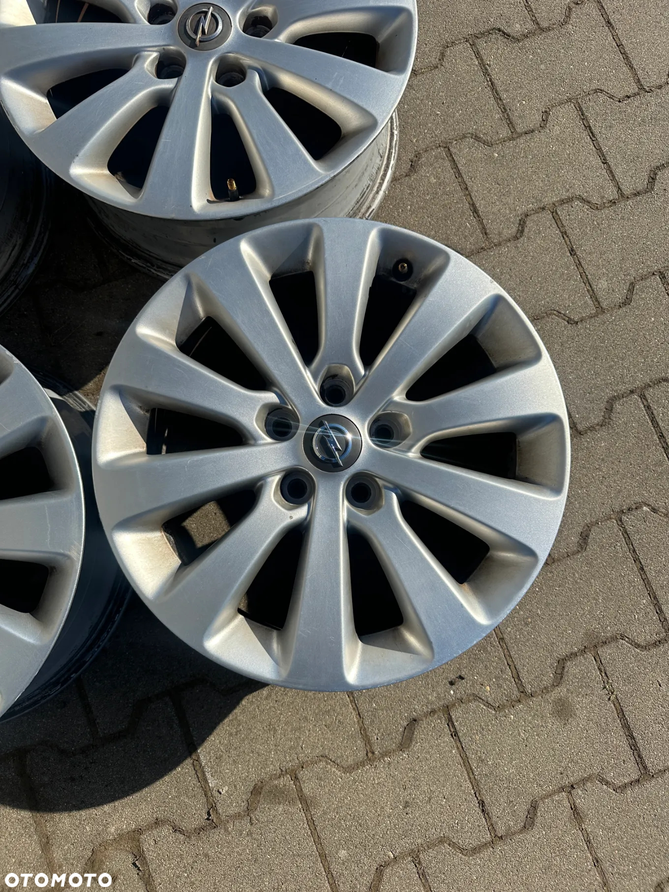 OPEL ASTRA J INSIGNIA B 4x FELGI ALUMINIOWE 7Jx17" ET44 5x115 - 5