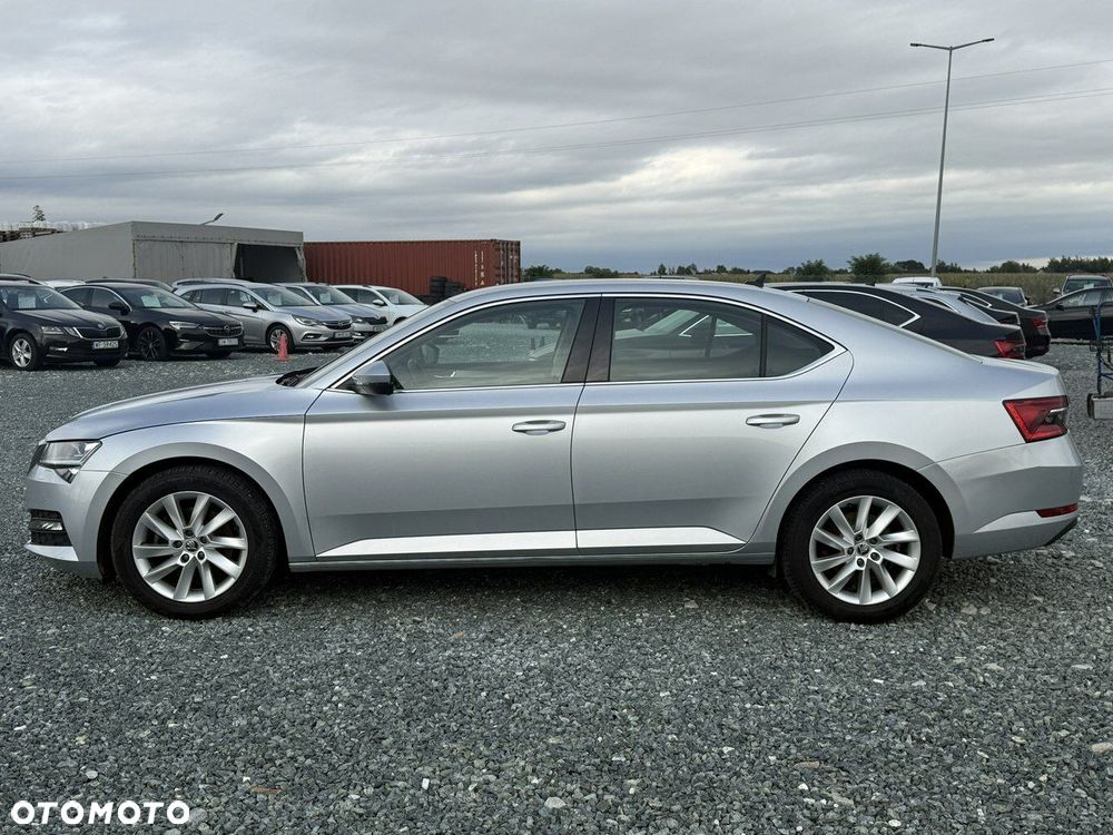 Skoda Superb 2.0 TDI SCR Ambition - 9