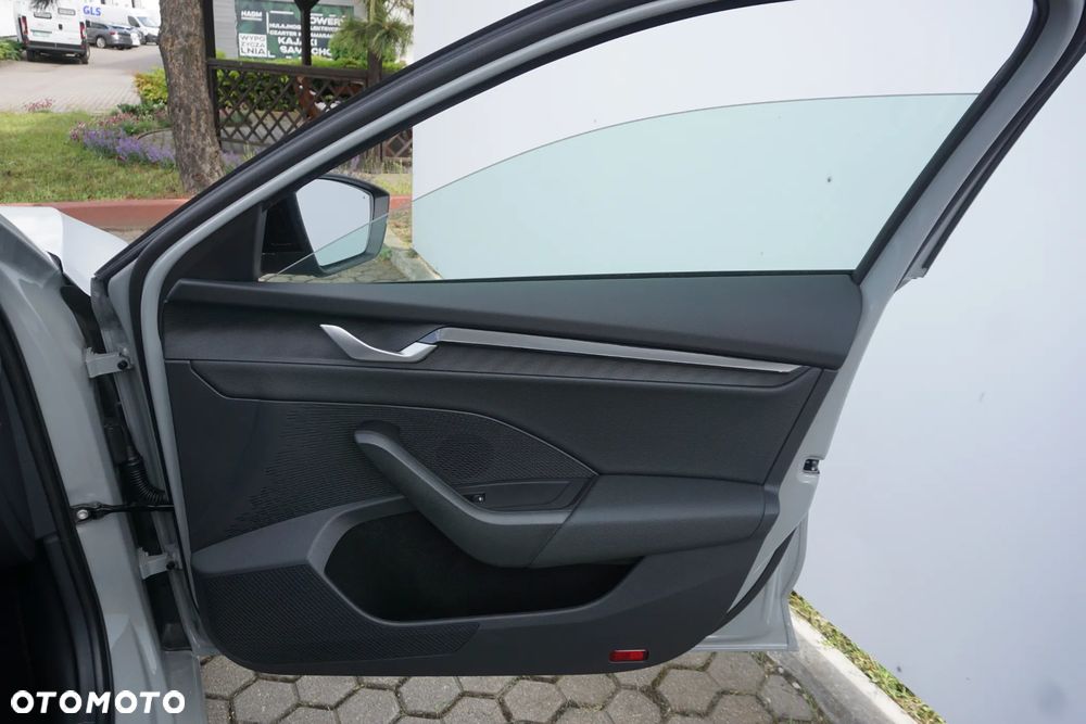 Skoda Octavia 1.5 TSI mHEV Sportline DSG - 12