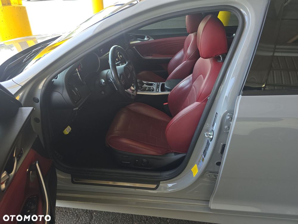 Kia Stinger - 7