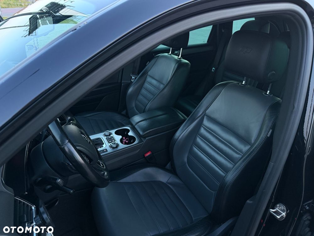 Volkswagen Touareg 3.0 V6 TDI BMT Perfectline R-Style - 3