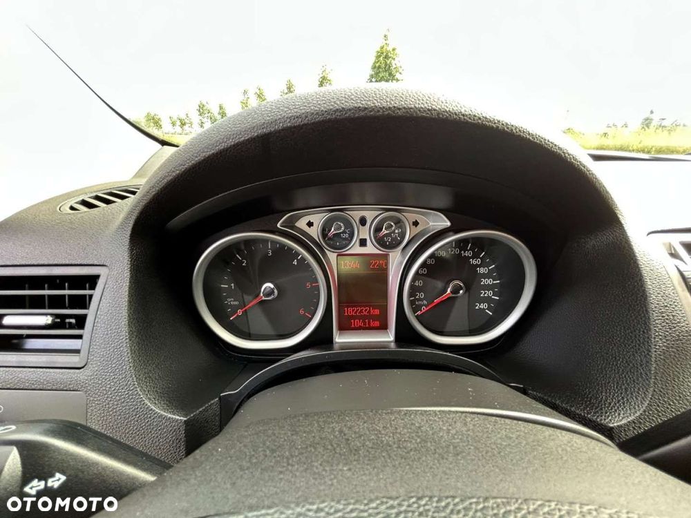 Ford Kuga - 8